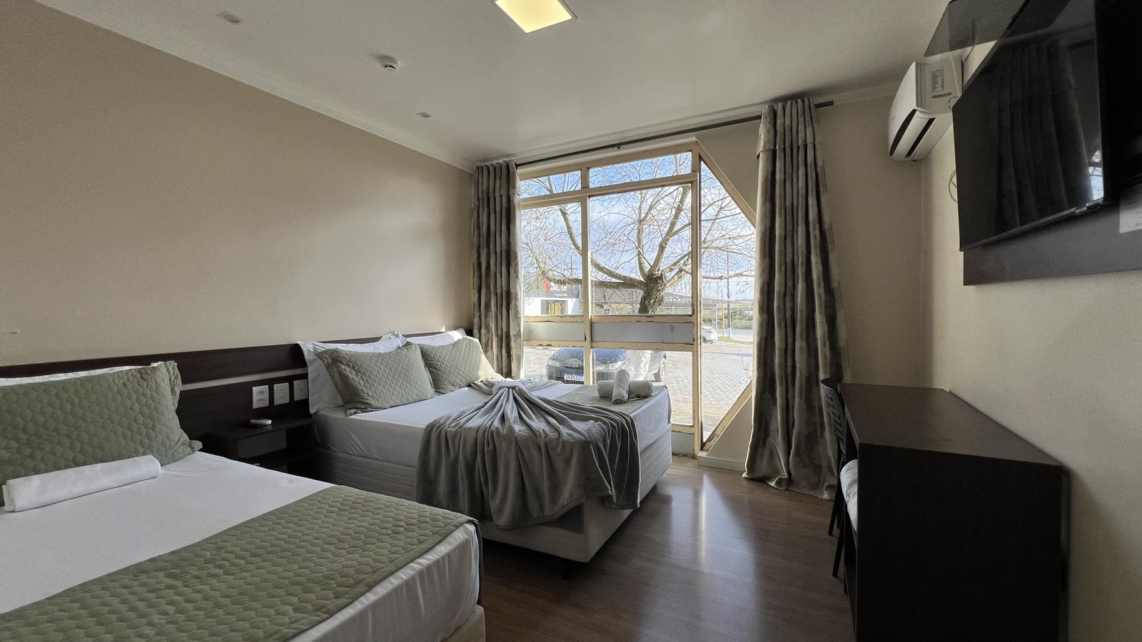 Luxo — Casal + Solteiro